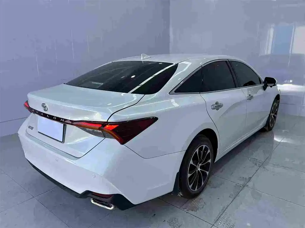 Avalon 2.0 L Luxury