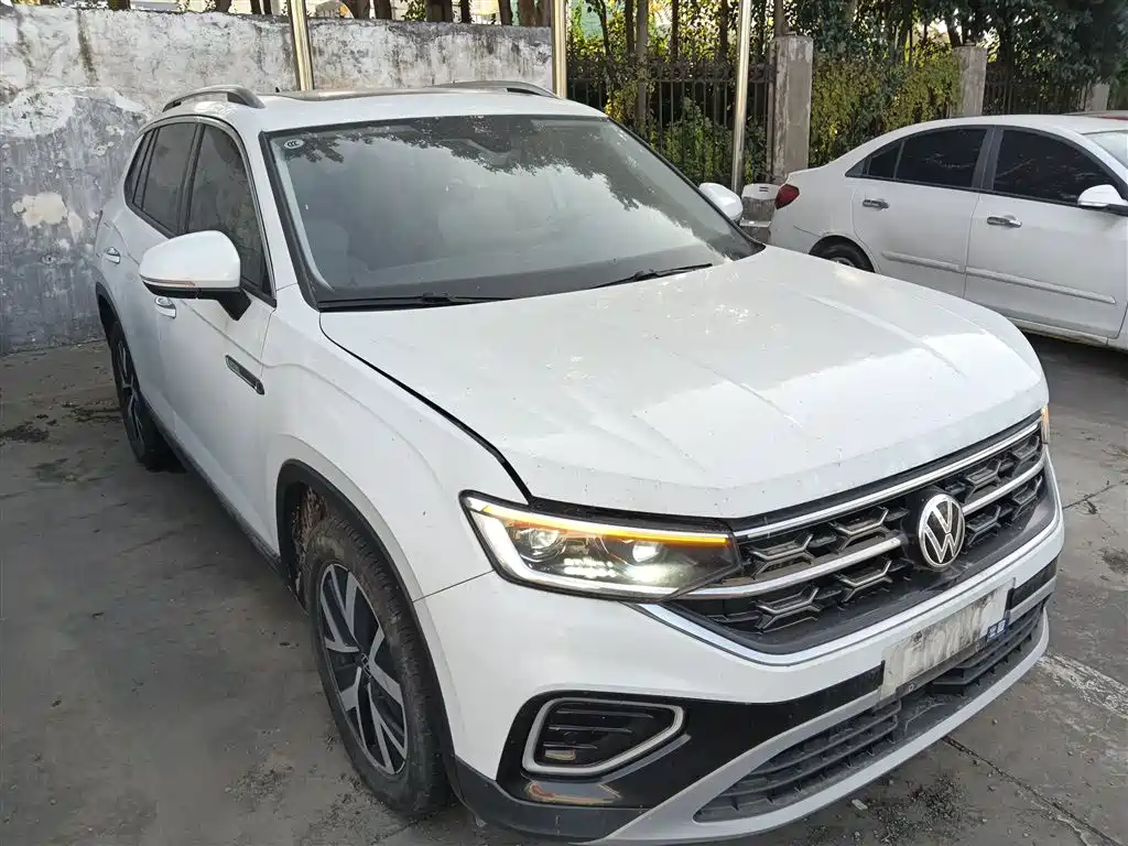 Tayron 300 TSI 2 WD Luxury Plus Advanced