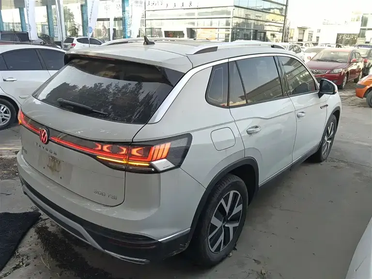 Volkswagen Tayron 300 TSI 2 WD Luxury Plus Advanced