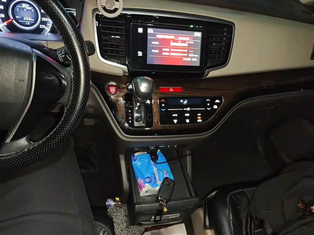 Odyssey Facelift 2.4 L Luxury