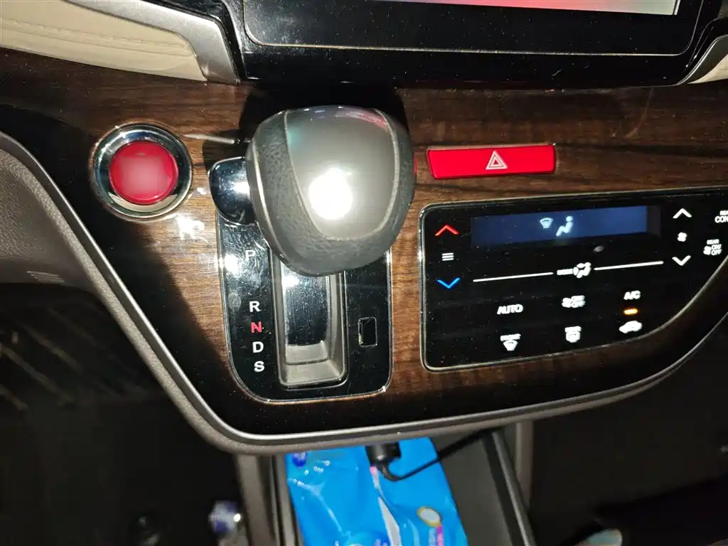 Odyssey Facelift 2.4 L Luxury