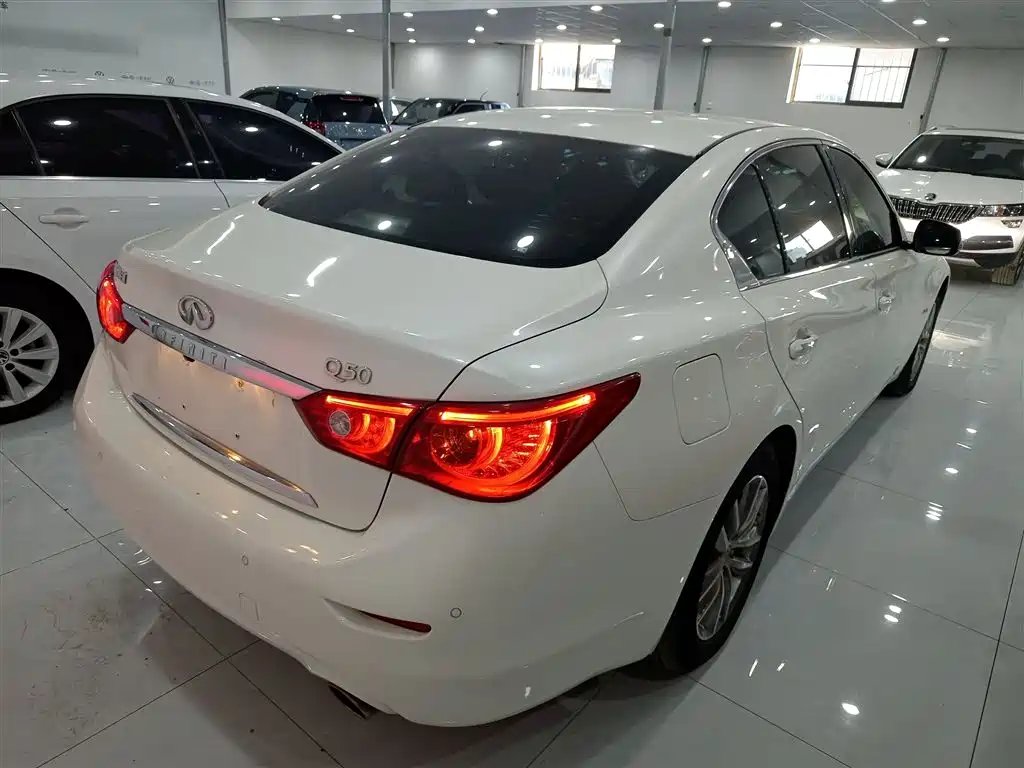 Infiniti Q50 L 2.0 T Joy