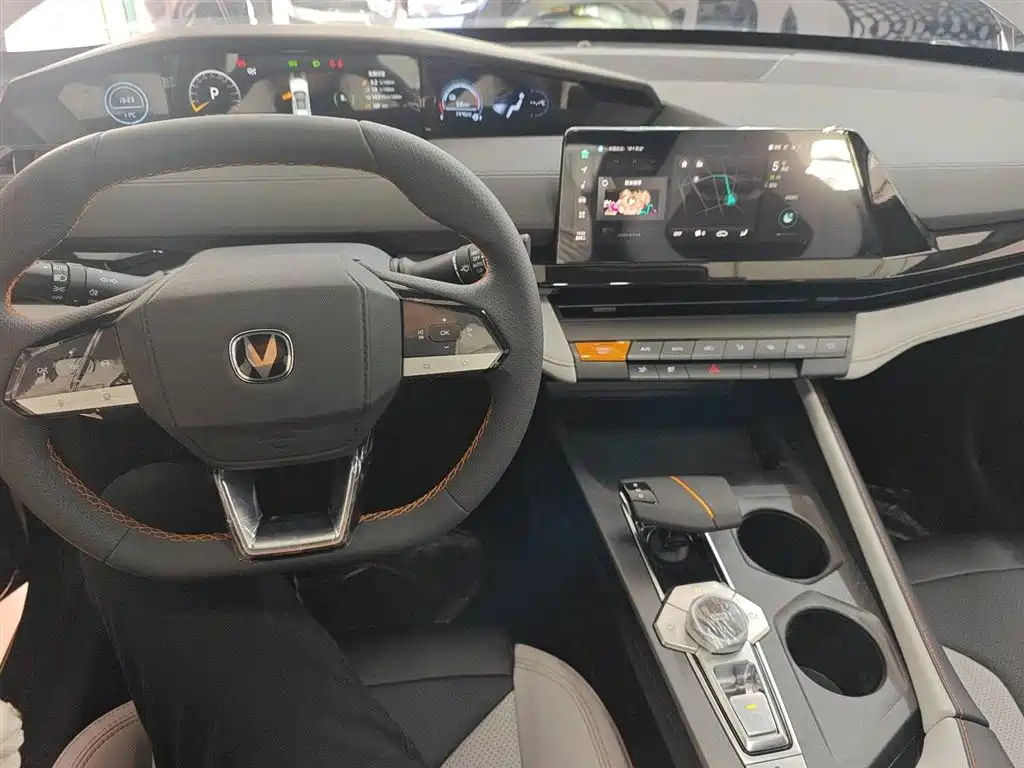 Changan UNI-V iDD Blue Whale Smart Electric iDD 136 km Smart Cool