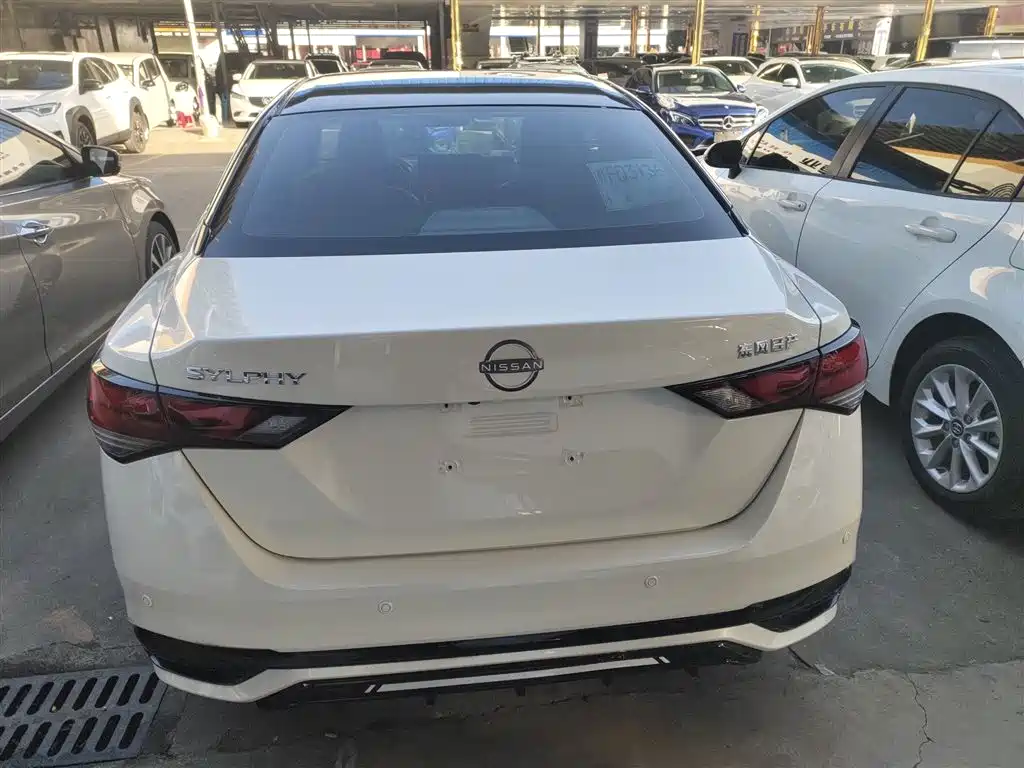 Sylphy 1.6 L CVT Joy