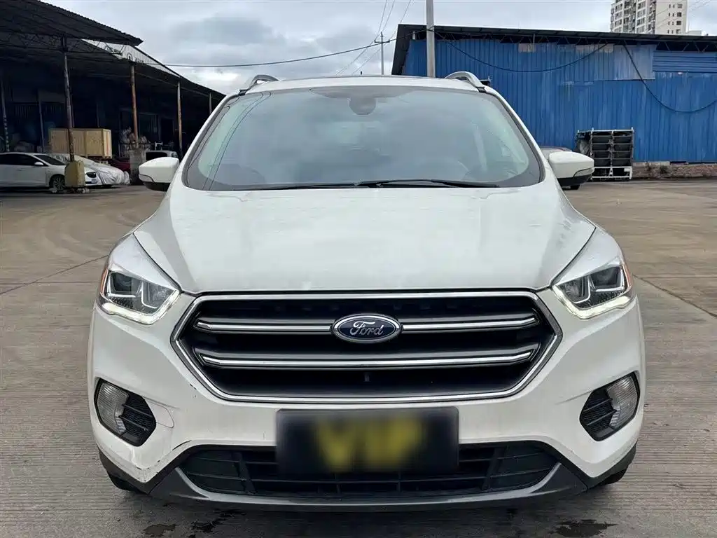 Kuga EcoBoost 180 2 WD Platinum Wing CN-VI