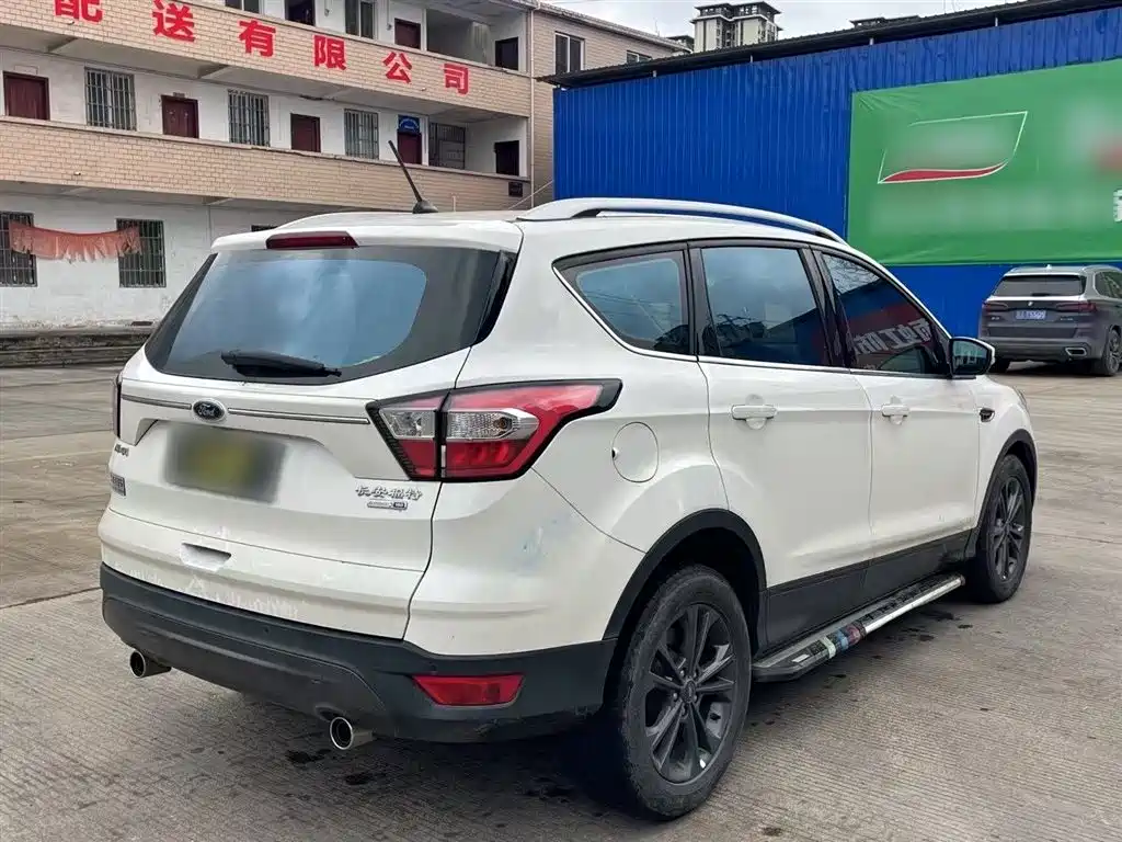 Kuga EcoBoost 180 2 WD Platinum Wing CN-VI