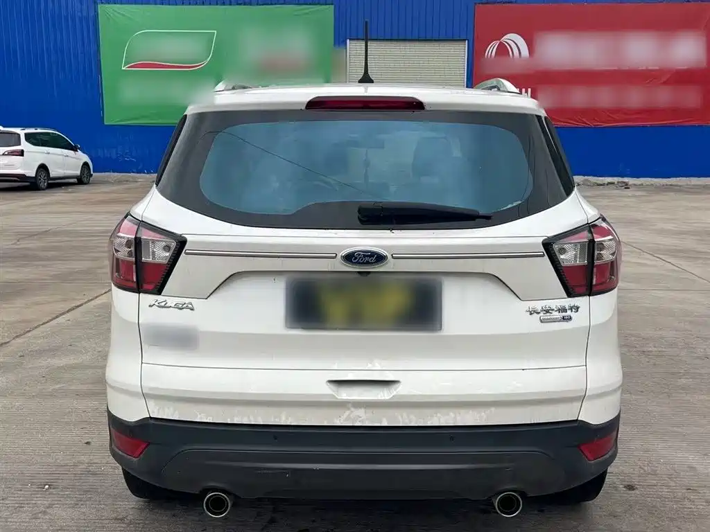 Kuga EcoBoost 180 2 WD Platinum Wing CN-VI