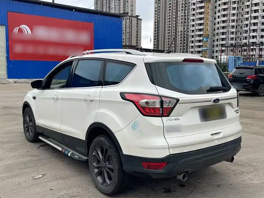 Kuga EcoBoost 180 2 WD Platinum Wing CN-VI