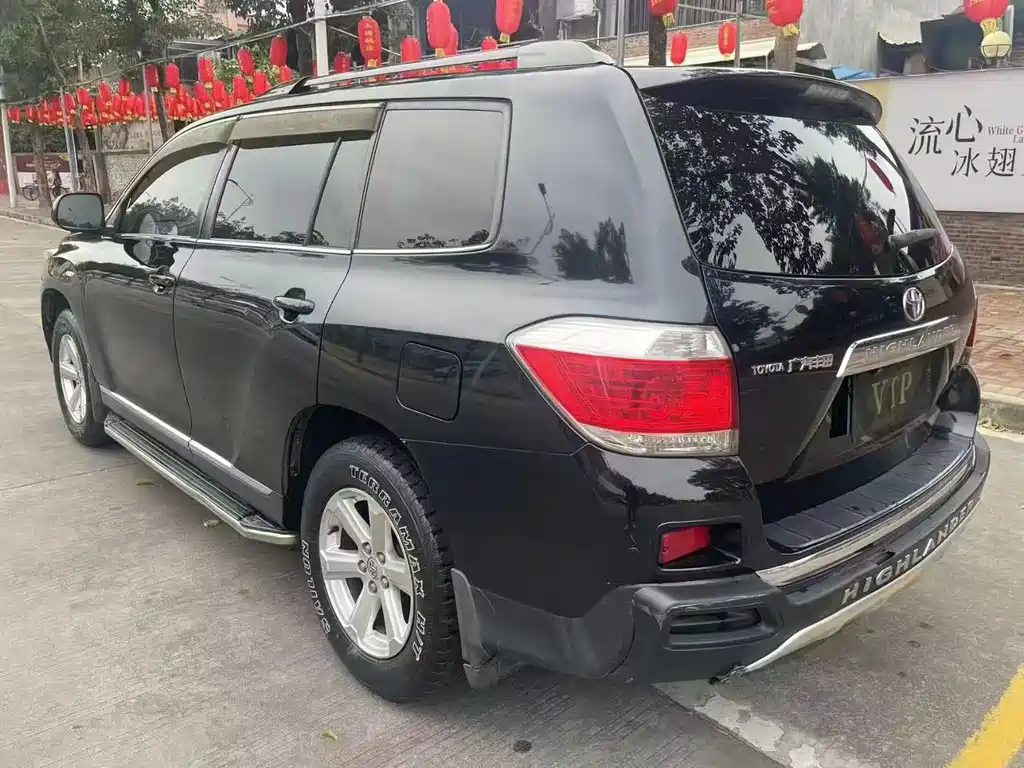 Highlander 2.7 L 2 WD 7-seat Elite