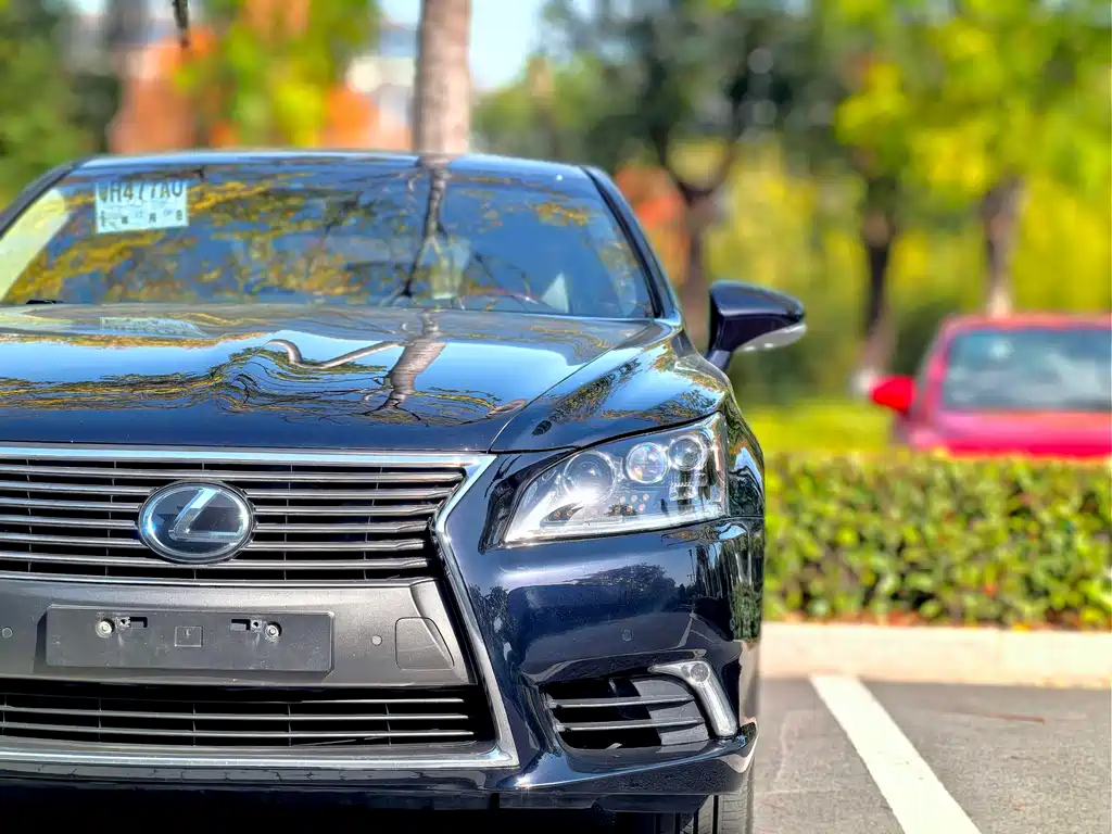 Lexus LS 460 L 4 WD Distinguished