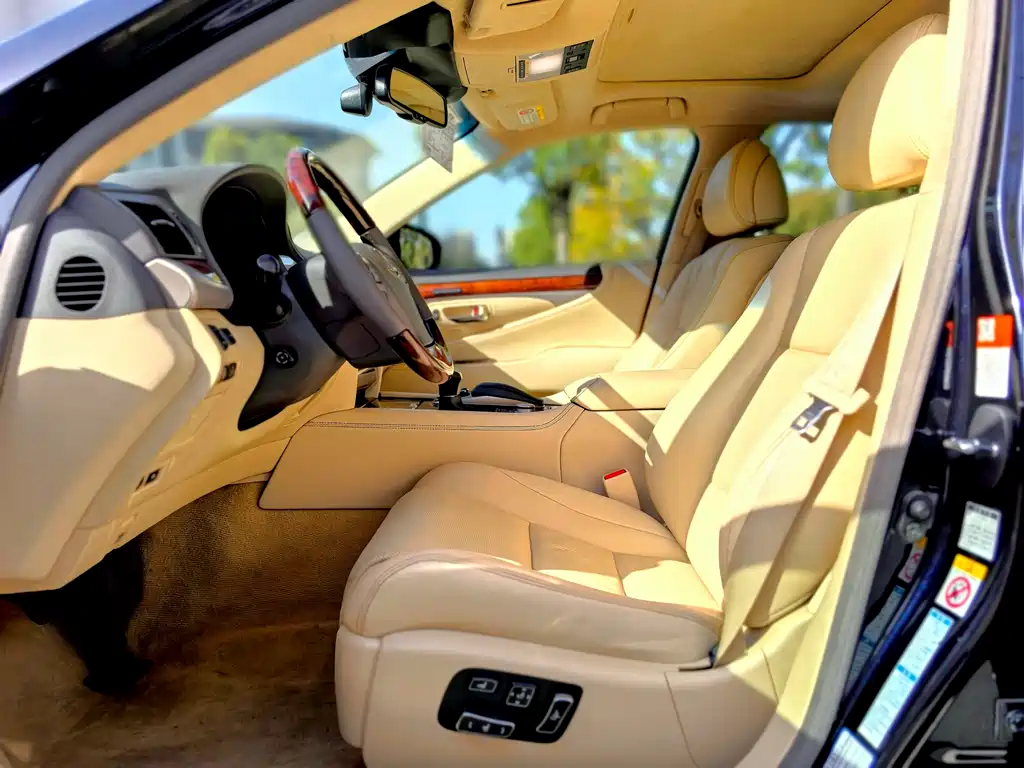 Lexus LS 460 L 4 WD Distinguished