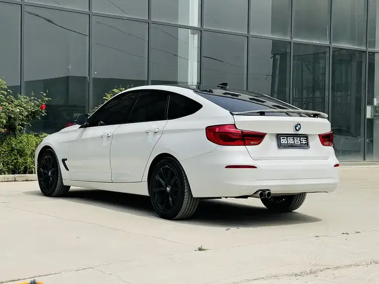 BMW 3 Series GT 320 i Fashion