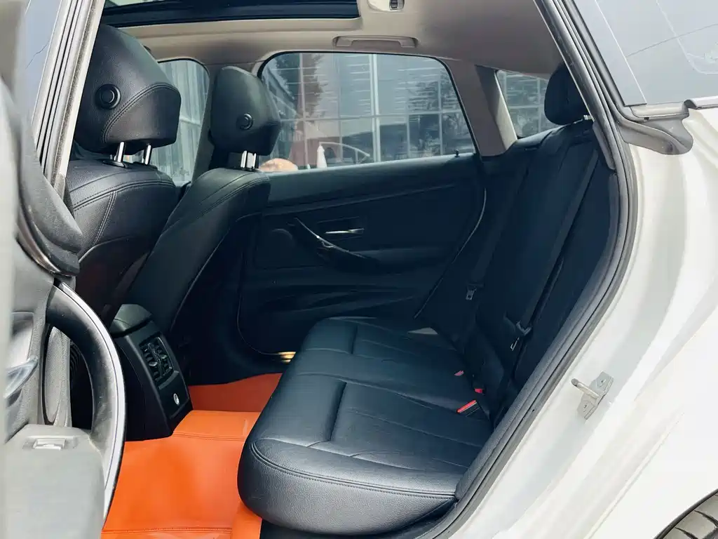 BMW 3 Series GT 320 i Fashion