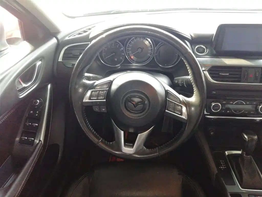 Atenza 2.0 L Blue Sky Luxury