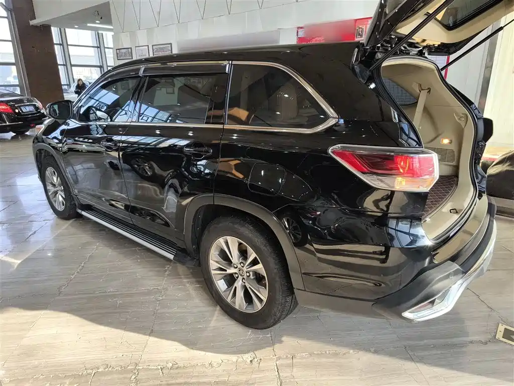 Highlander 2.0 T 4 WD Elite 7-seat