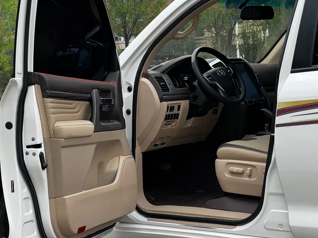 Land Cruiser 4.0 L Auto VX