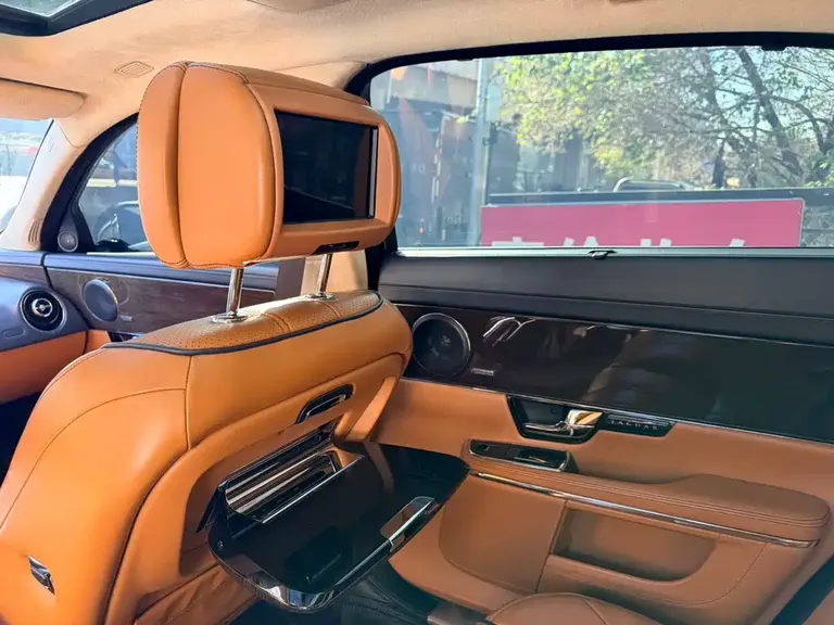 Jaguar XJ 捷豹XJ 2013款 XJL 3.0 SC 四驱旗舰商务版