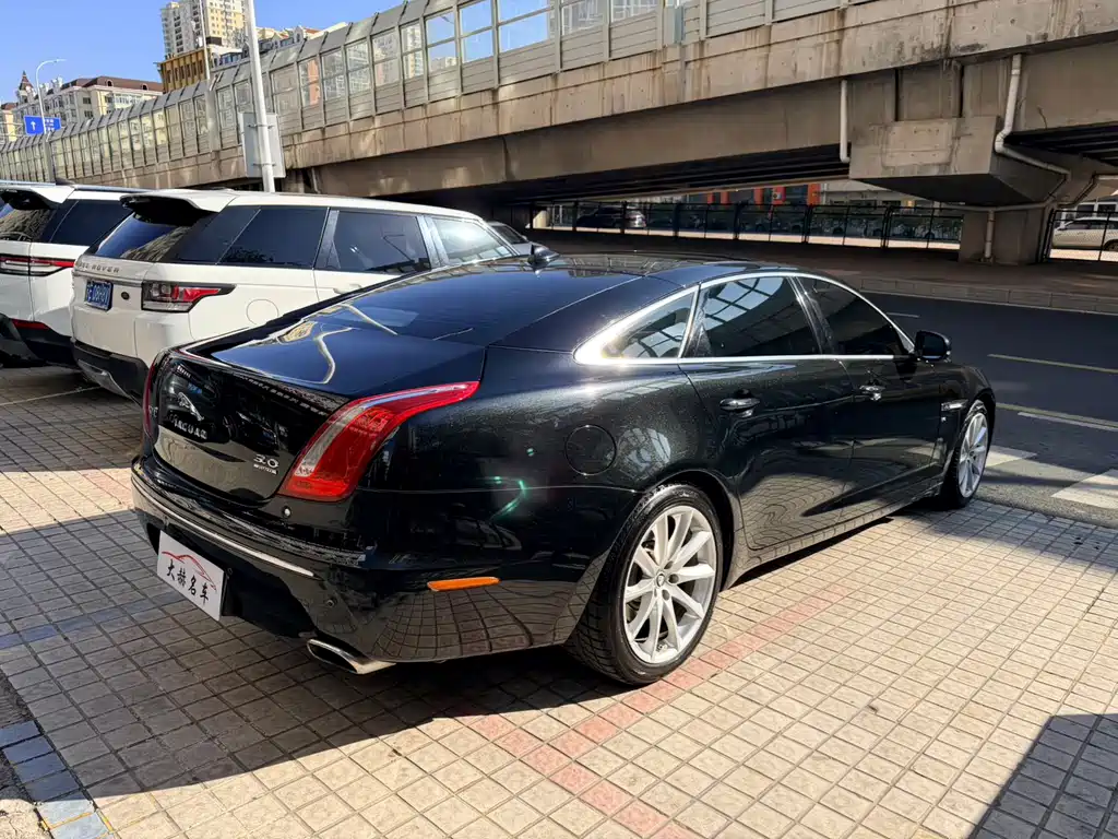Jaguar XJ 捷豹XJ 2013款 XJL 3.0 SC 四驱旗舰商务版