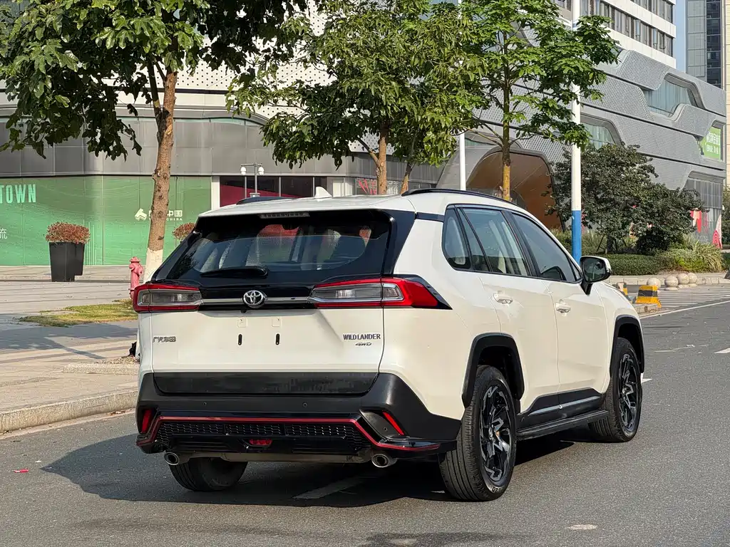 Wildlander 2.0 L CVT 4 WD Tech