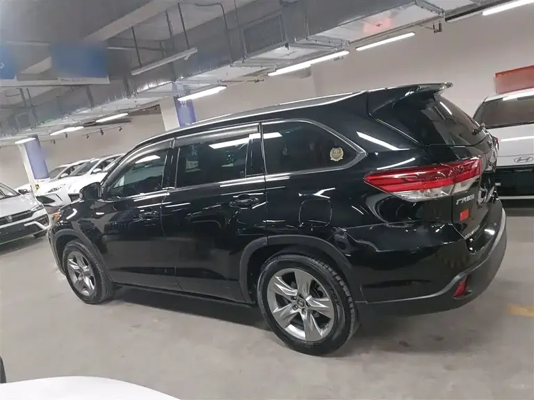 Toyota Highlander 2.0 T 4 WD Luxury 7-seat CN-VI