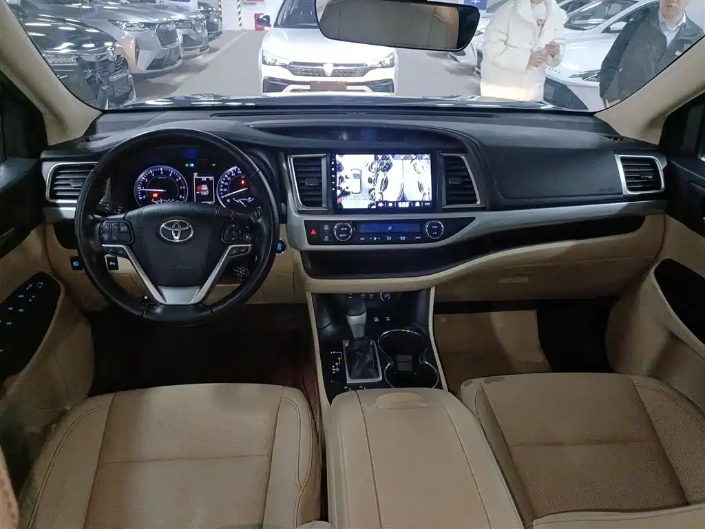 Highlander 2.0 T 4 WD Luxury 7-seat CN-VI