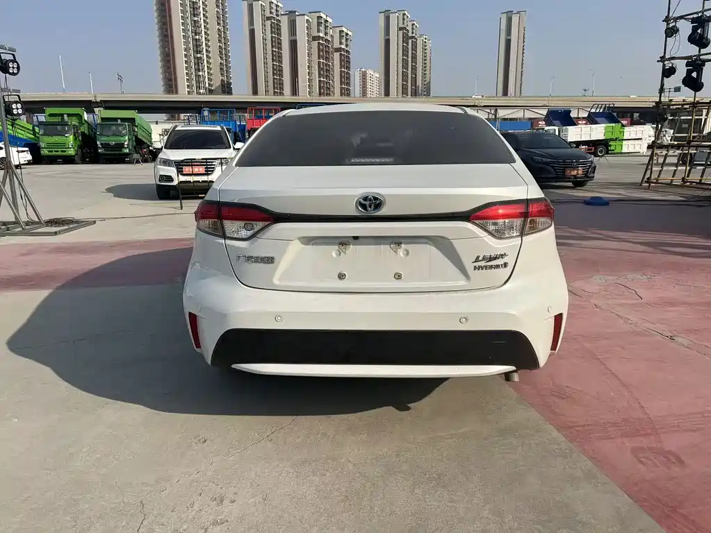 Levin Dual Engine 1.8 H E-CVT Luxury