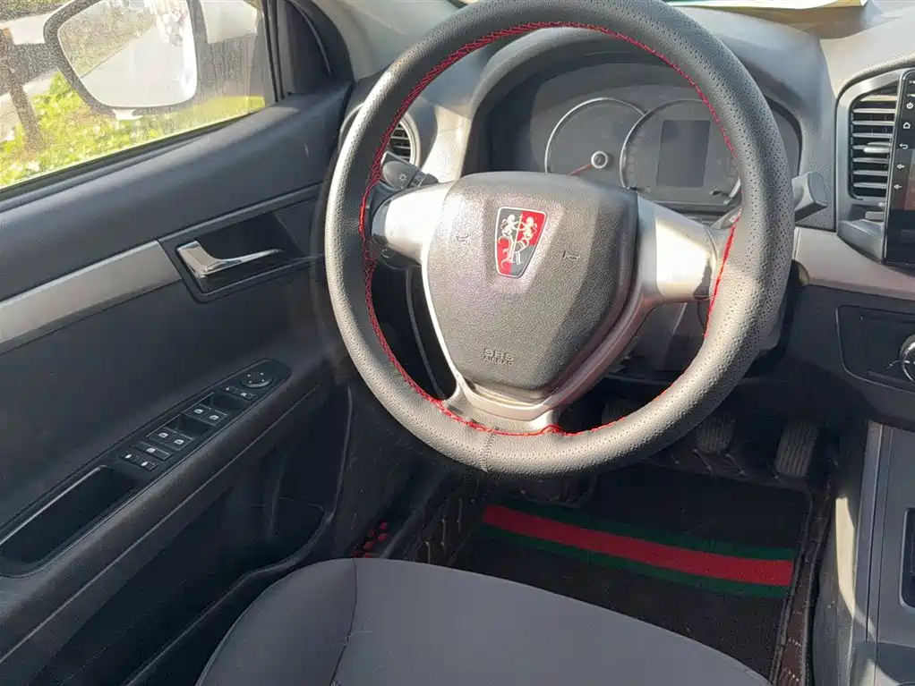 Roewe 350 荣威350 2015款 1.5 L 手动豪华天窗版