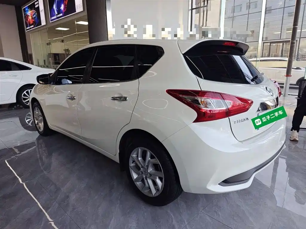 Tiida 1.6 L CVT Smart Travel