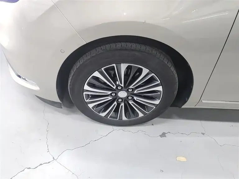 Buick GL8 ES LaCrosse 653 T Flagship
