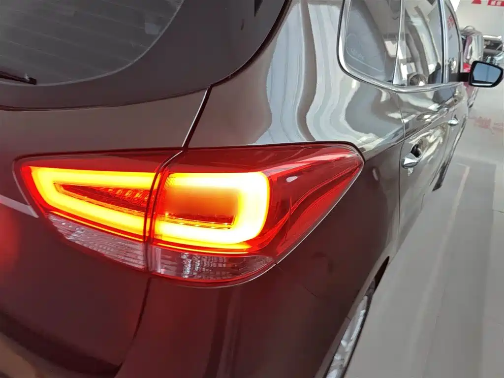 Carens 佳乐 2013款 2.0 L 7座自动豪华版 国IV