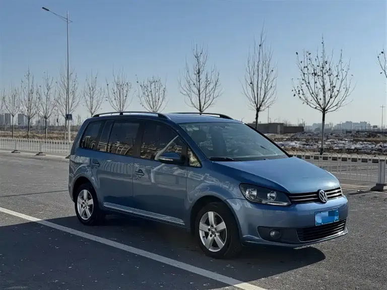 Volkswagen Touran 1.4 T DSG Comfort 5-seat