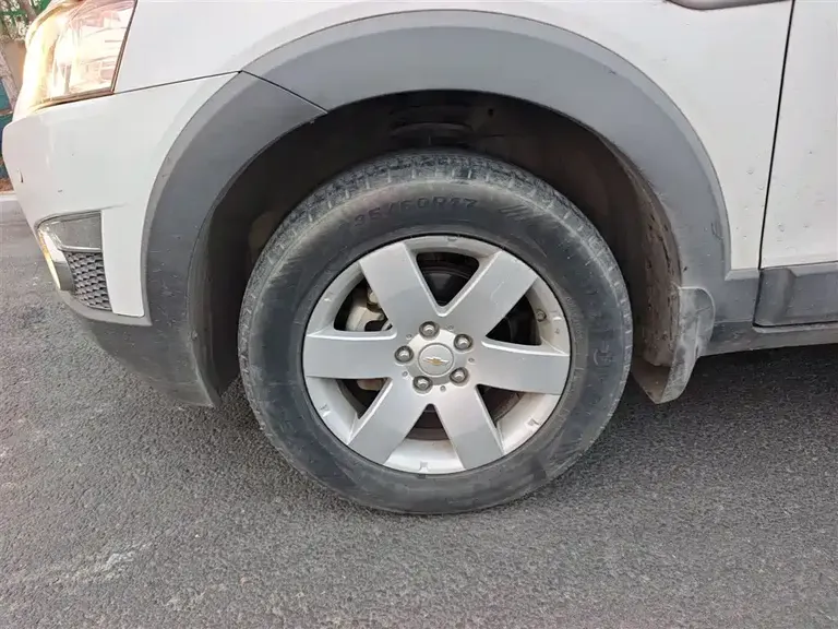 Chevrolet Captiva 2.4 L 2 WD City 5-seat