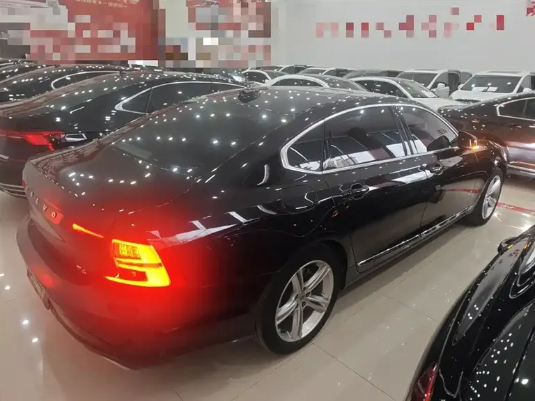 Volvo S90 T4 Smart Vision