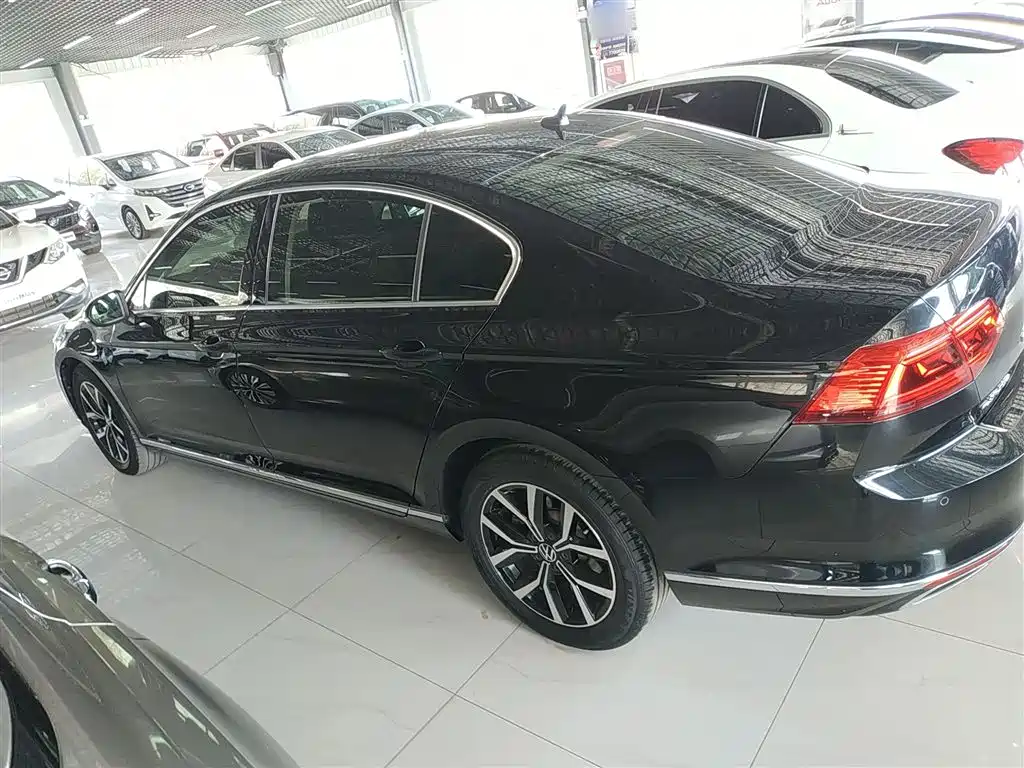 Magotan 330 TSI DSG Leading