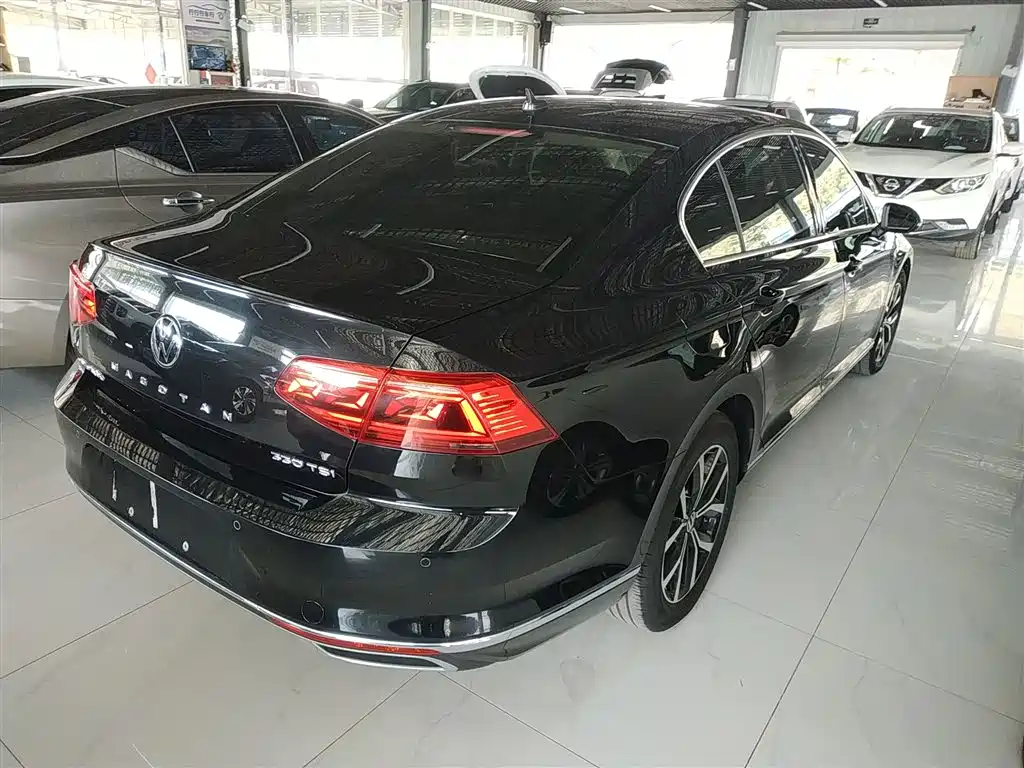 Magotan 330 TSI DSG Leading