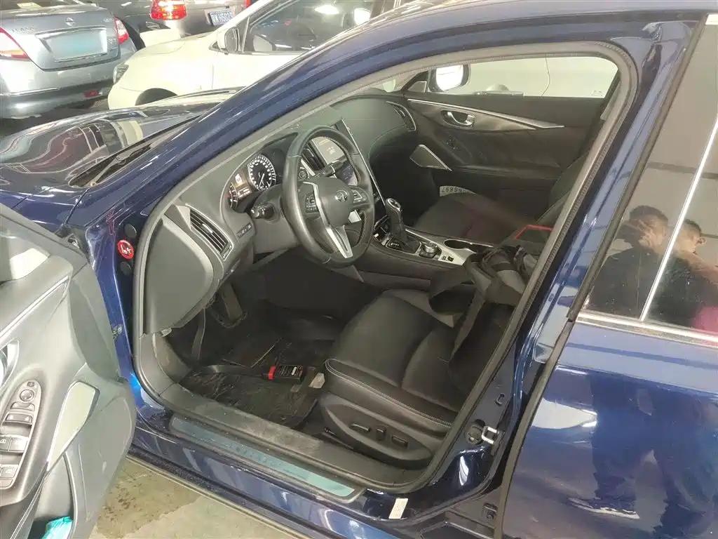Infiniti Q50 L 2.0 T Progressive Enjoyment CN-VI