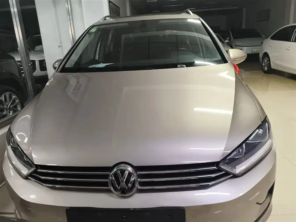Golf Sportsvan 230 TSI Auto Luxury