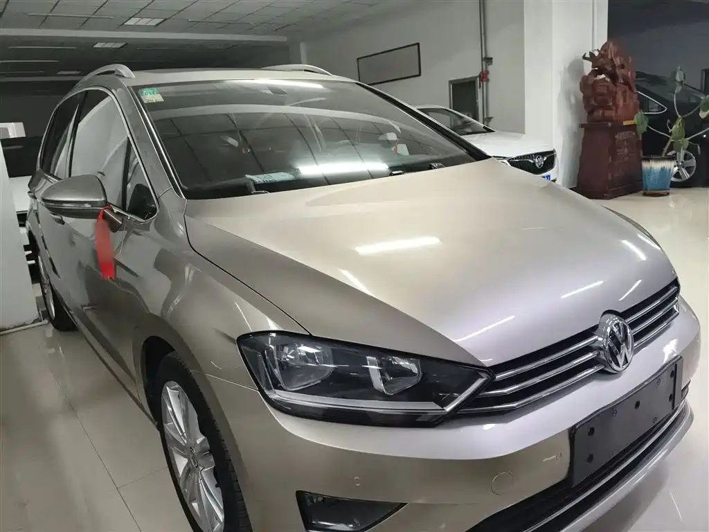 Golf Sportsvan 230 TSI Auto Luxury
