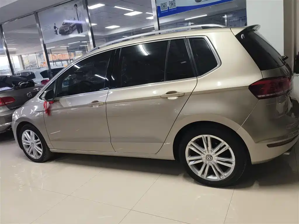 Golf Sportsvan 230 TSI Auto Luxury