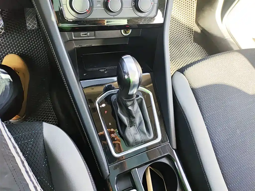 Jetta VS7 280 TSI Auto Progressive