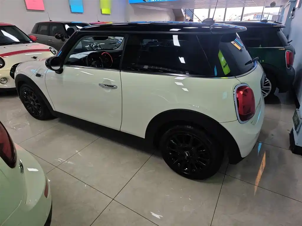 MINI 1.5 T COOPER Classic