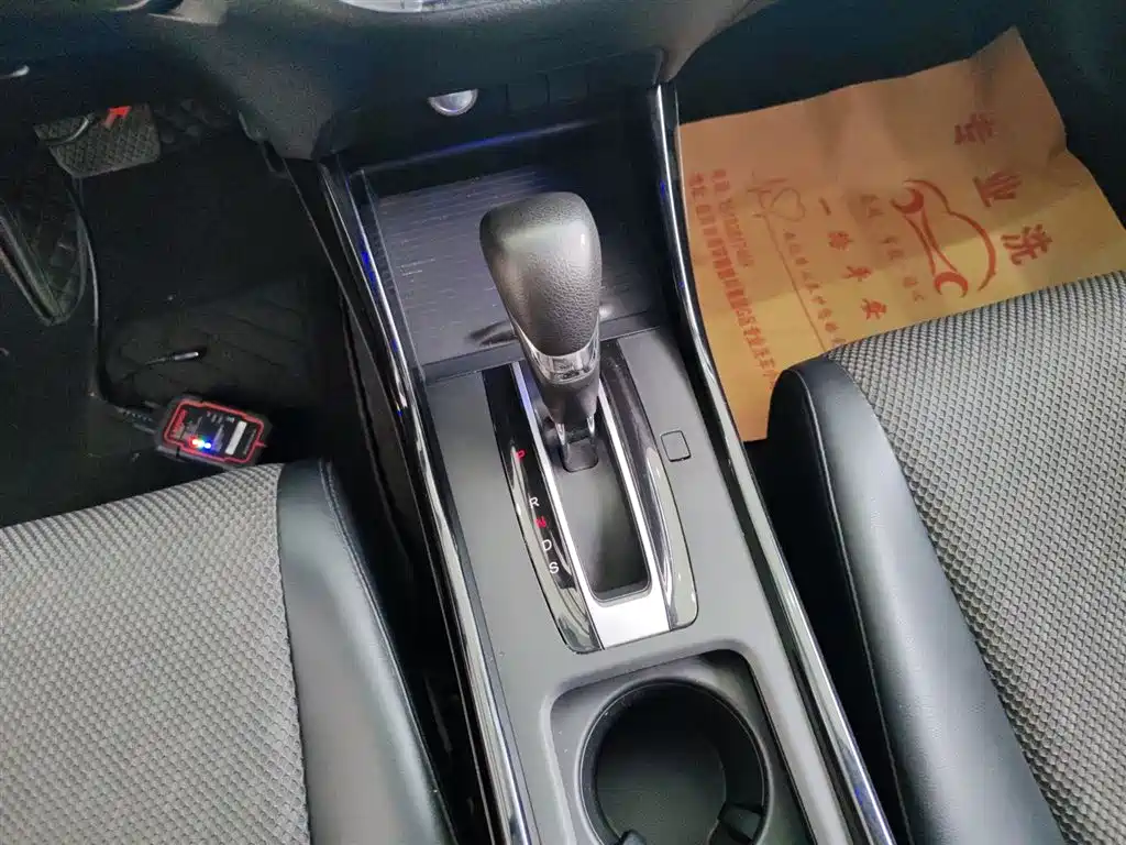 Jade 210 TURBO CVT Style 5-seat