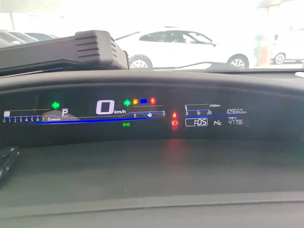 Jade 210 TURBO CVT Style 5-seat