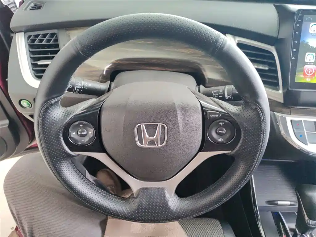 Jade 210 TURBO CVT Style 5-seat