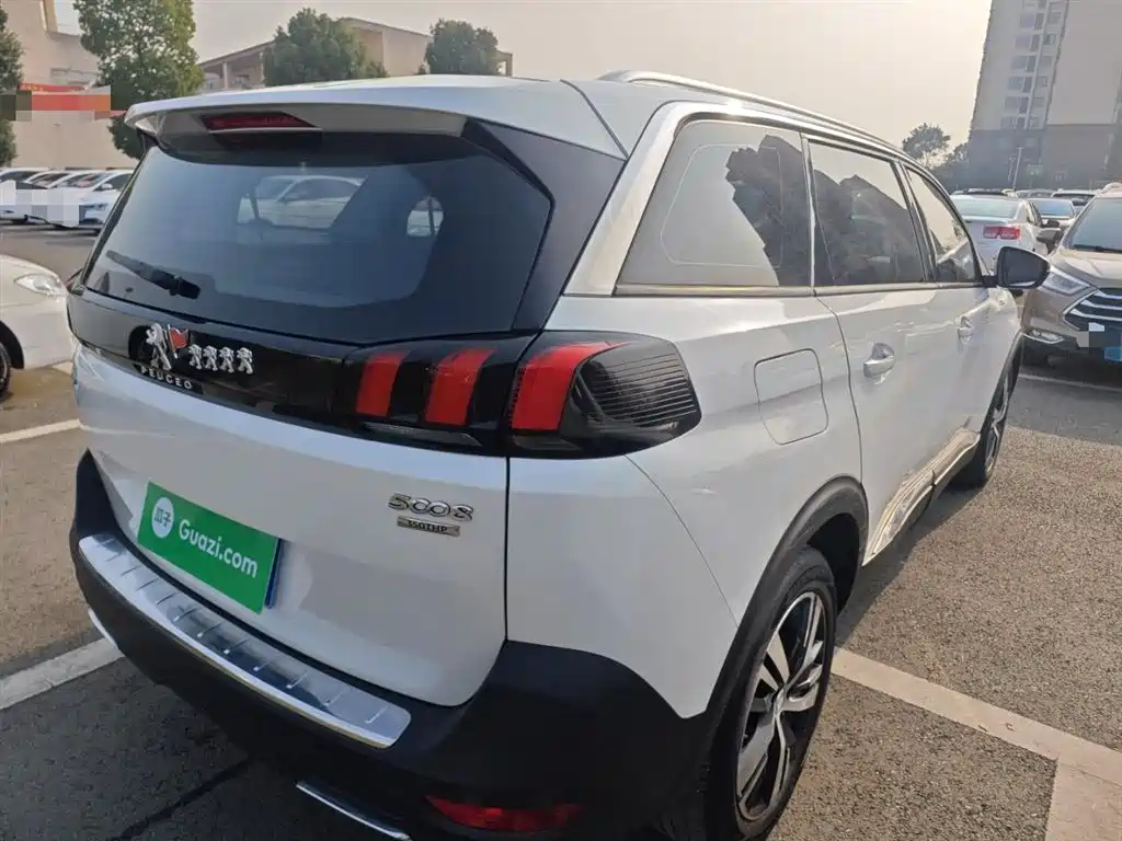 Peugeot 5008 350 THP 7-seat Elite