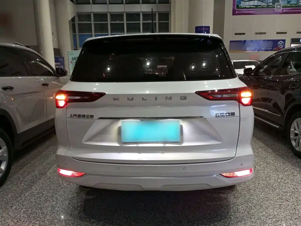 Wuling Victory 1.5 T CVT Elite