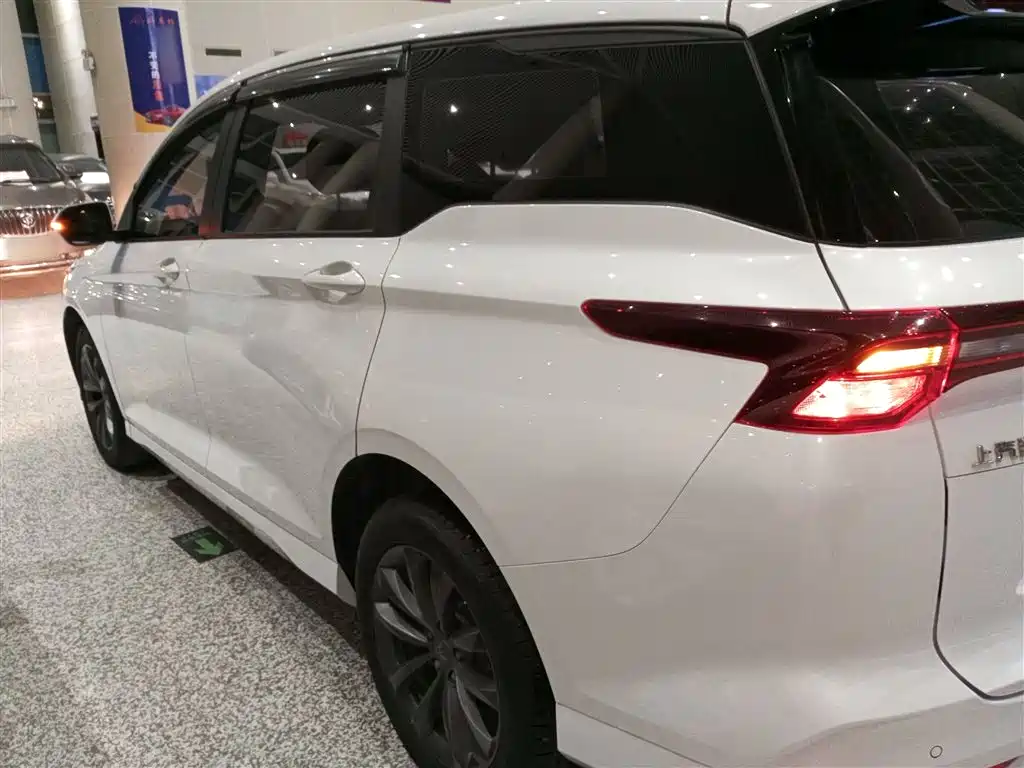Wuling Victory 1.5 T CVT Elite