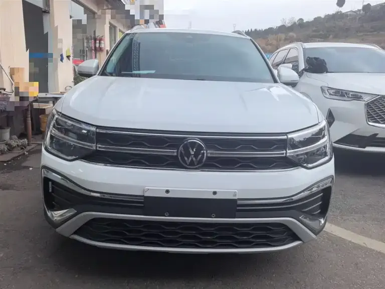 Volkswagen Tharu 300 TSI 2 WD Full Moon