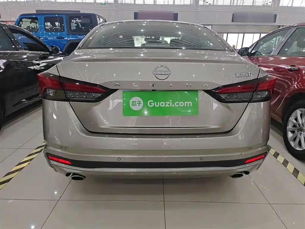 Teana 2.0 L XL-TLS Joy