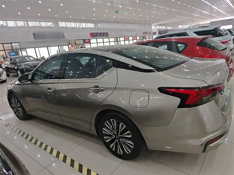 Nissan Teana 2.0 L XL-TLS Joy